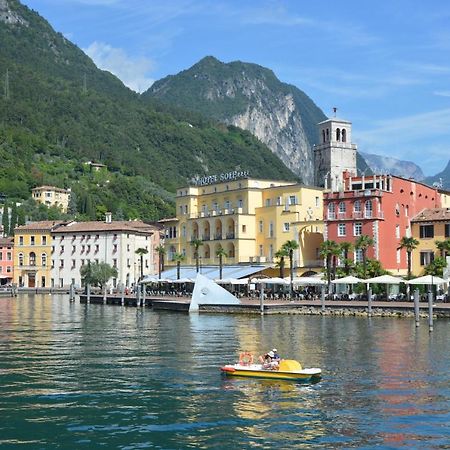Appartamento Sunrise - Centro Storico N1 Riva del Garda Luaran gambar