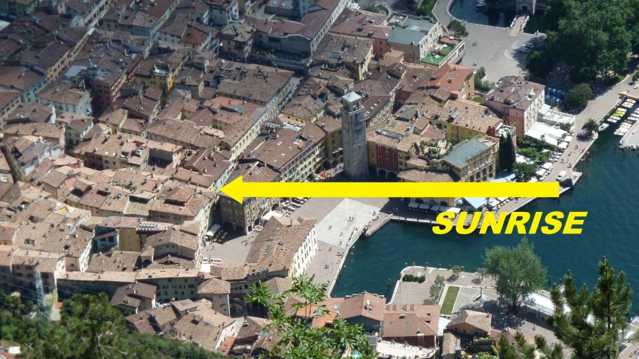 Appartamento Sunrise - Centro Storico N1 Riva del Garda Luaran gambar
