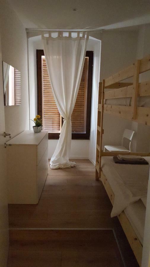 Appartamento Sunrise - Centro Storico N1 Riva del Garda Luaran gambar